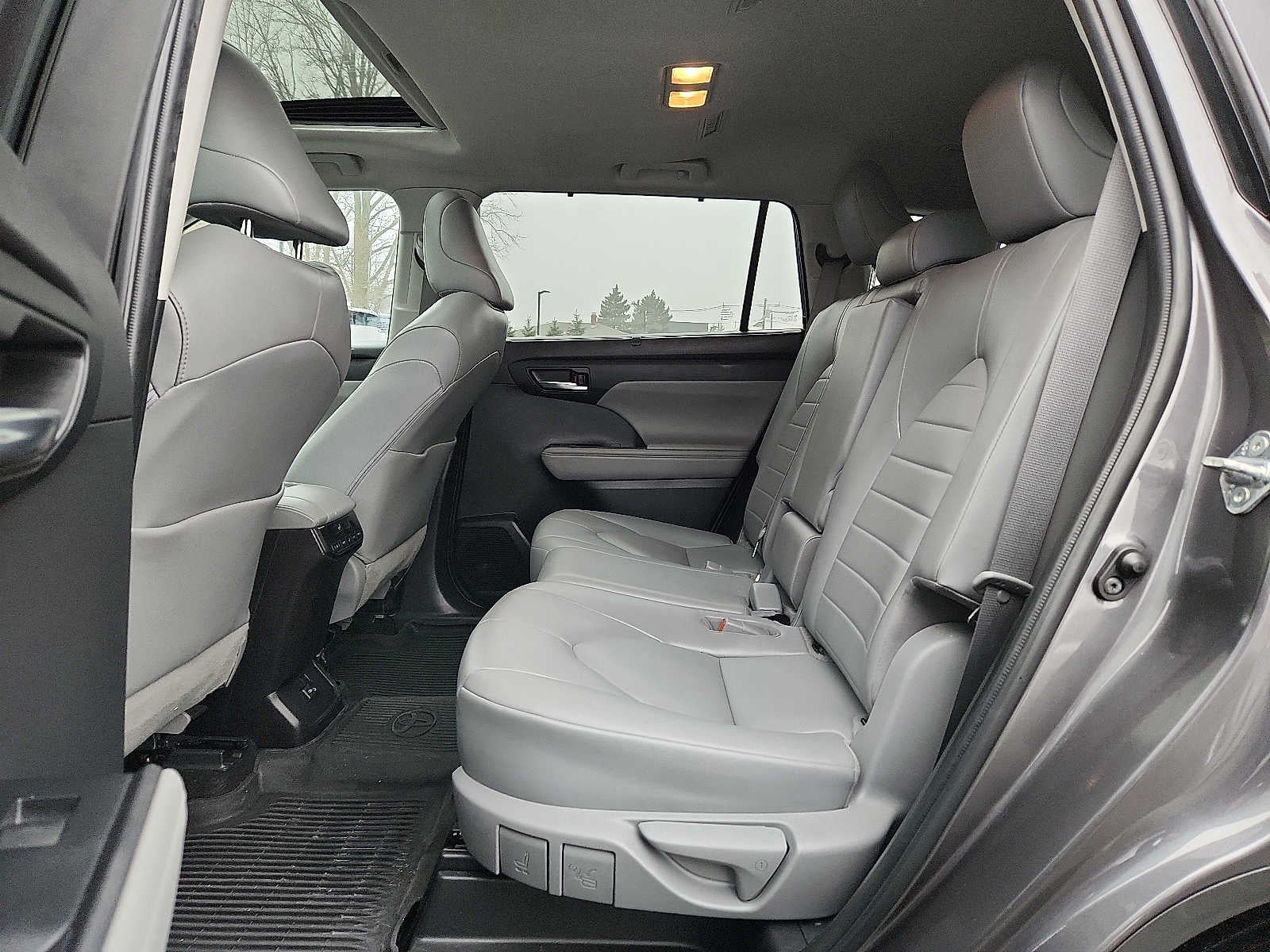 2022 Toyota Highlander XLE AWD