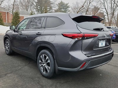 2022 Toyota Highlander XLE AWD