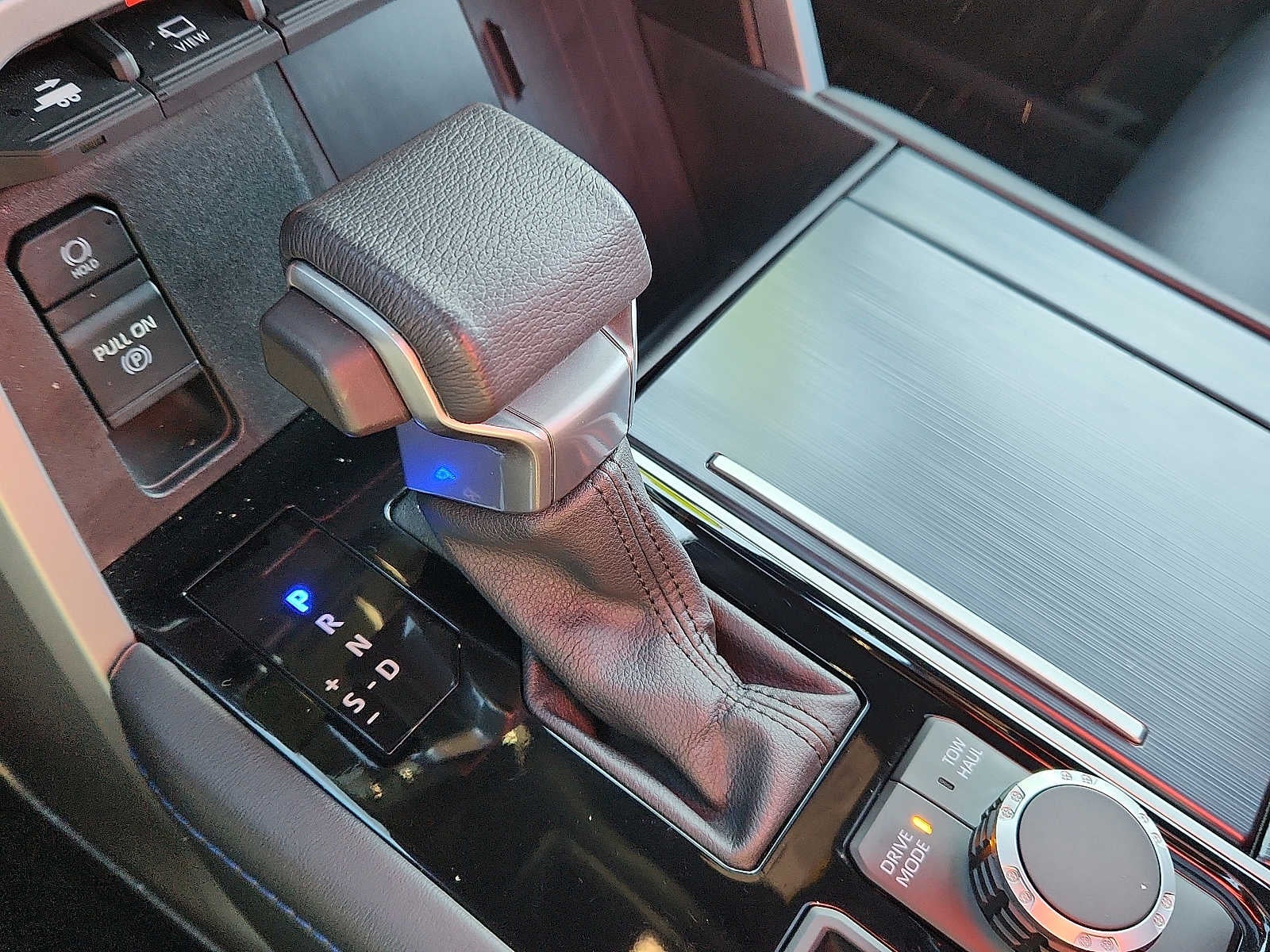 2025 Toyota Tundra Platinum Hybrid CrewMax 5.5 Bed