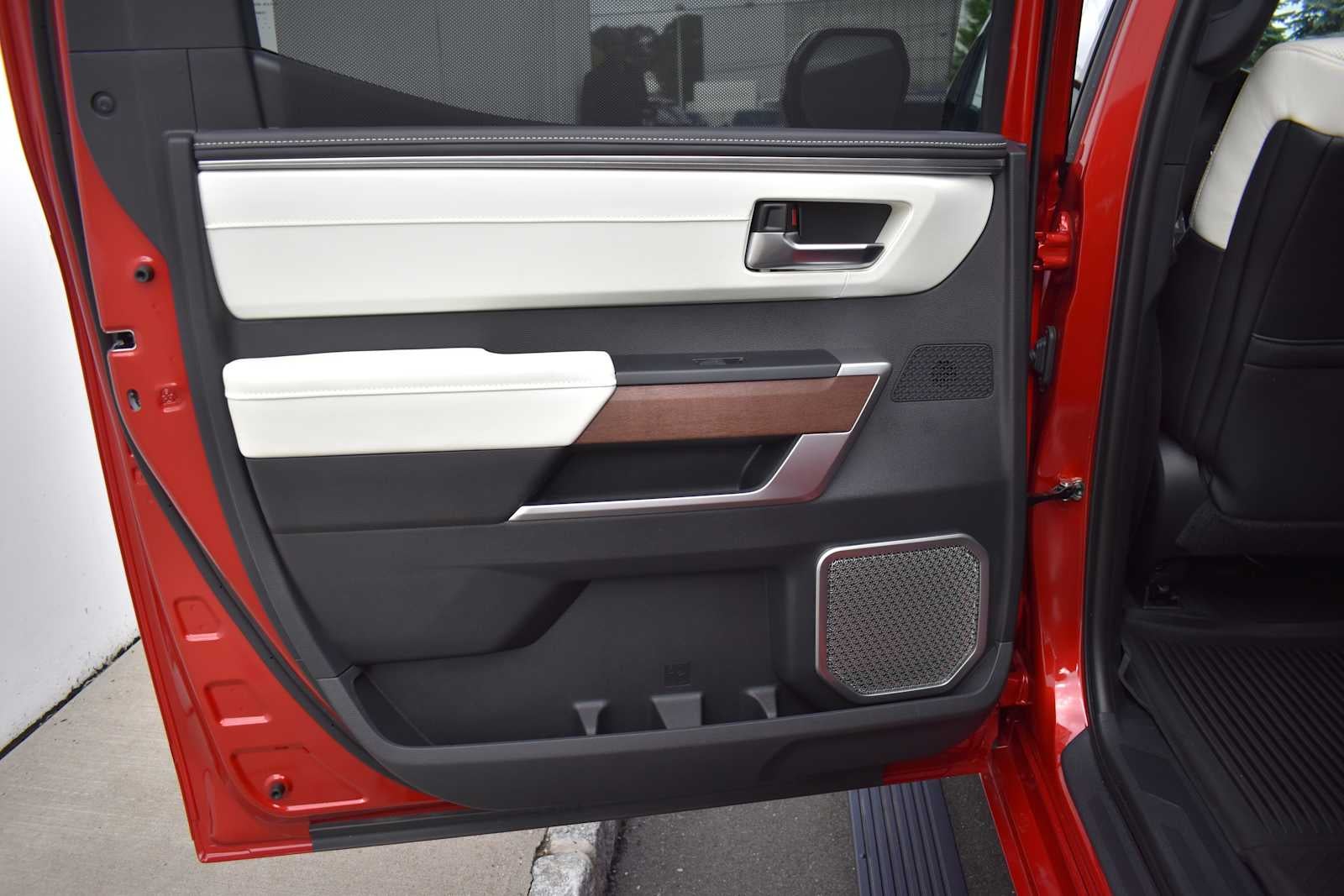 2023 Toyota Tundra Capstone Hybrid CrewMax 5.5 Bed