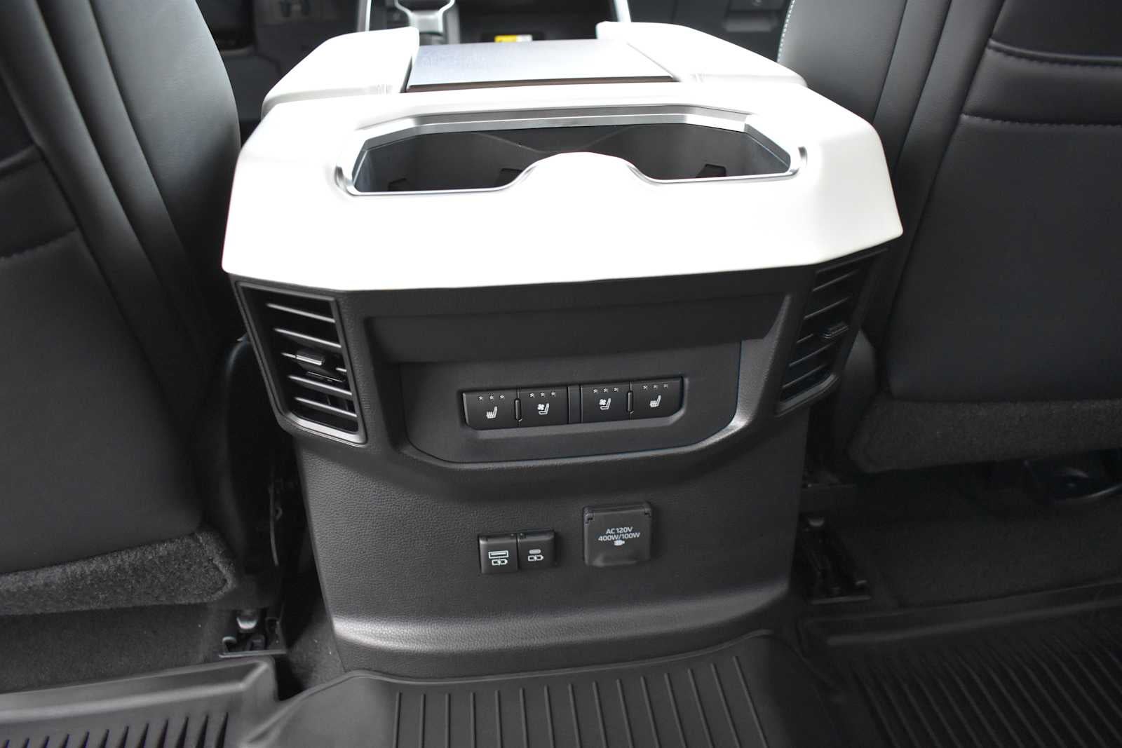 2023 Toyota Tundra Capstone Hybrid CrewMax 5.5 Bed