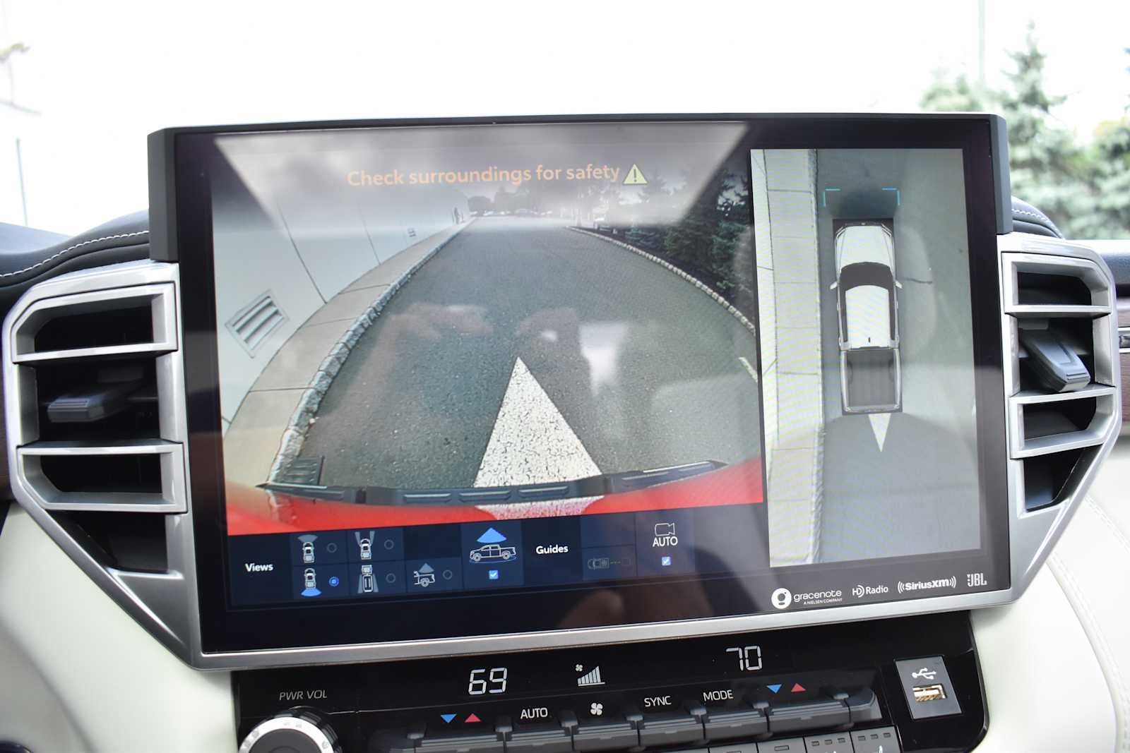 2023 Toyota Tundra Capstone Hybrid CrewMax 5.5 Bed