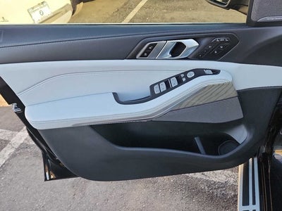 2023 BMW X7 xDrive40i Sports Activity Vehicle