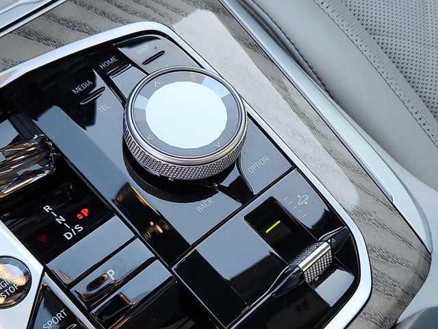 2023 BMW X7 xDrive40i Sports Activity Vehicle