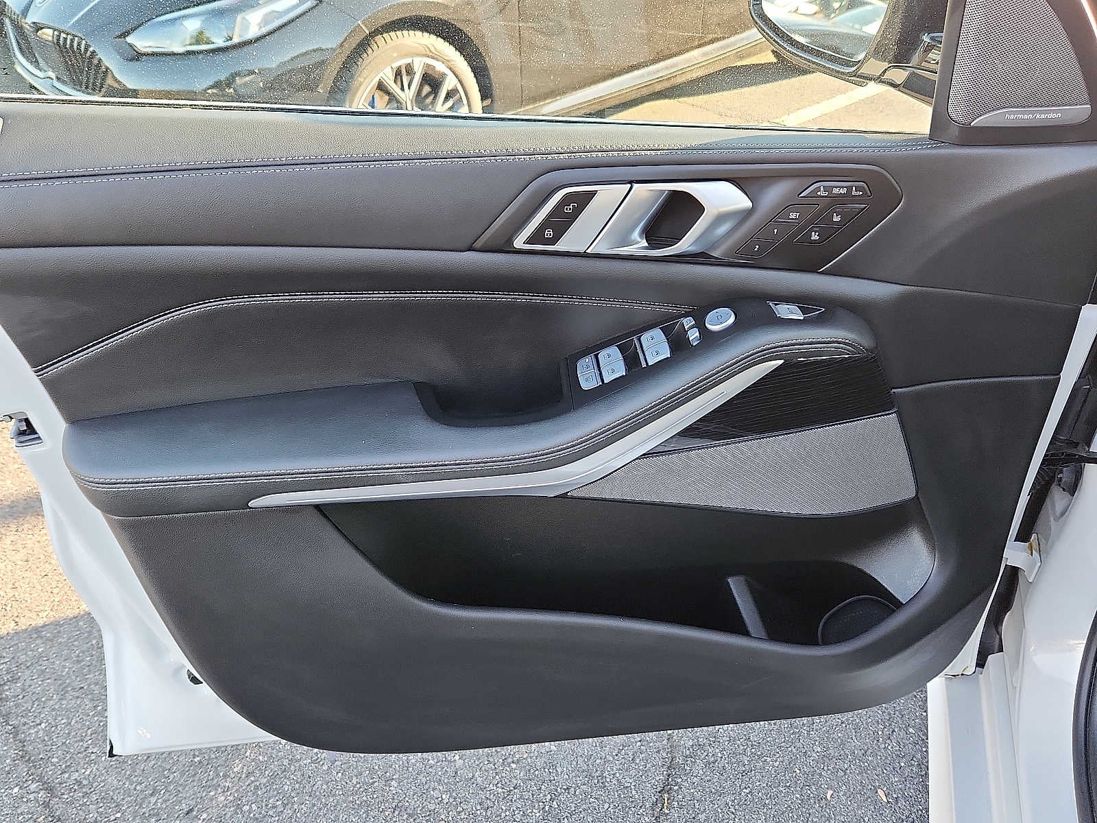 2023 BMW X7 xDrive40i Sports Activity Vehicle