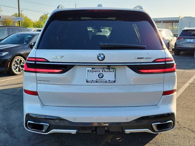 2023 BMW X7 xDrive40i Sports Activity Vehicle