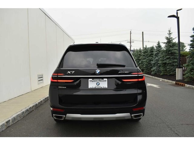 2024 BMW X7 xDrive40i Sports Activity Vehicle