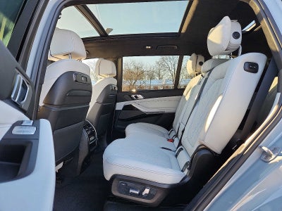 2025 BMW X7 xDrive40i Sports Activity Vehicle