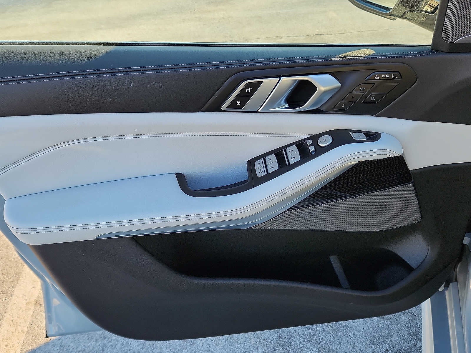 2025 BMW X7 xDrive40i Sports Activity Vehicle