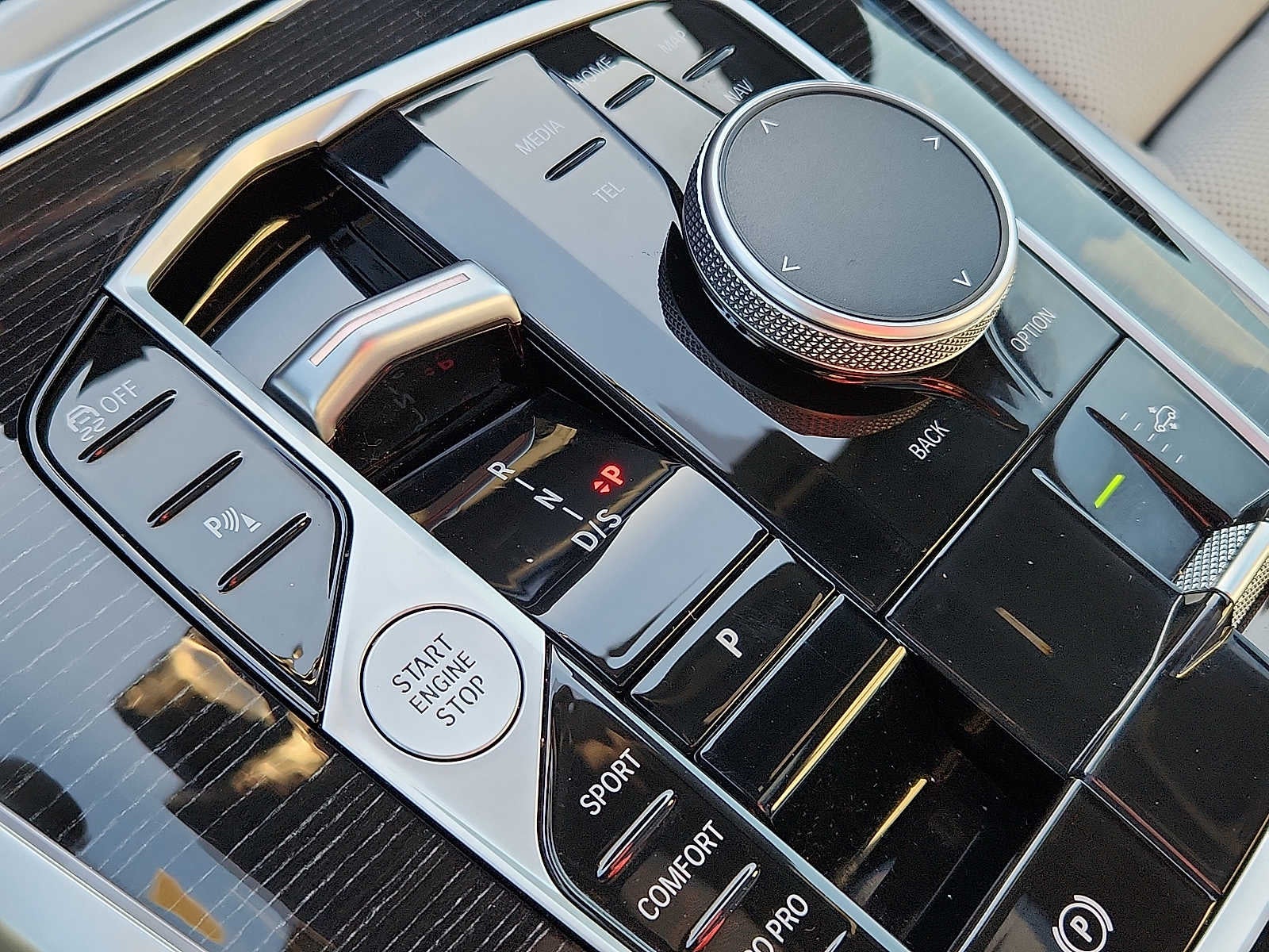 2025 BMW X7 xDrive40i Sports Activity Vehicle