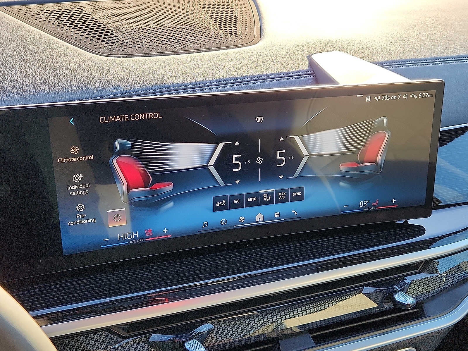 2025 BMW X7 xDrive40i Sports Activity Vehicle