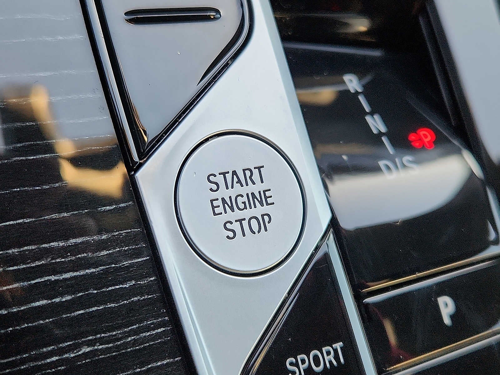 2025 BMW X7 xDrive40i Sports Activity Vehicle