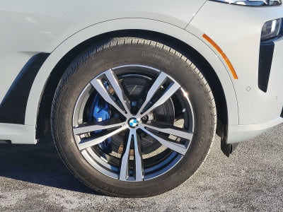 2025 BMW X7 xDrive40i Sports Activity Vehicle