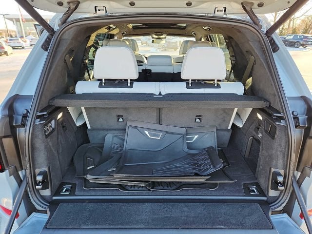2025 BMW X7 xDrive40i Sports Activity Vehicle