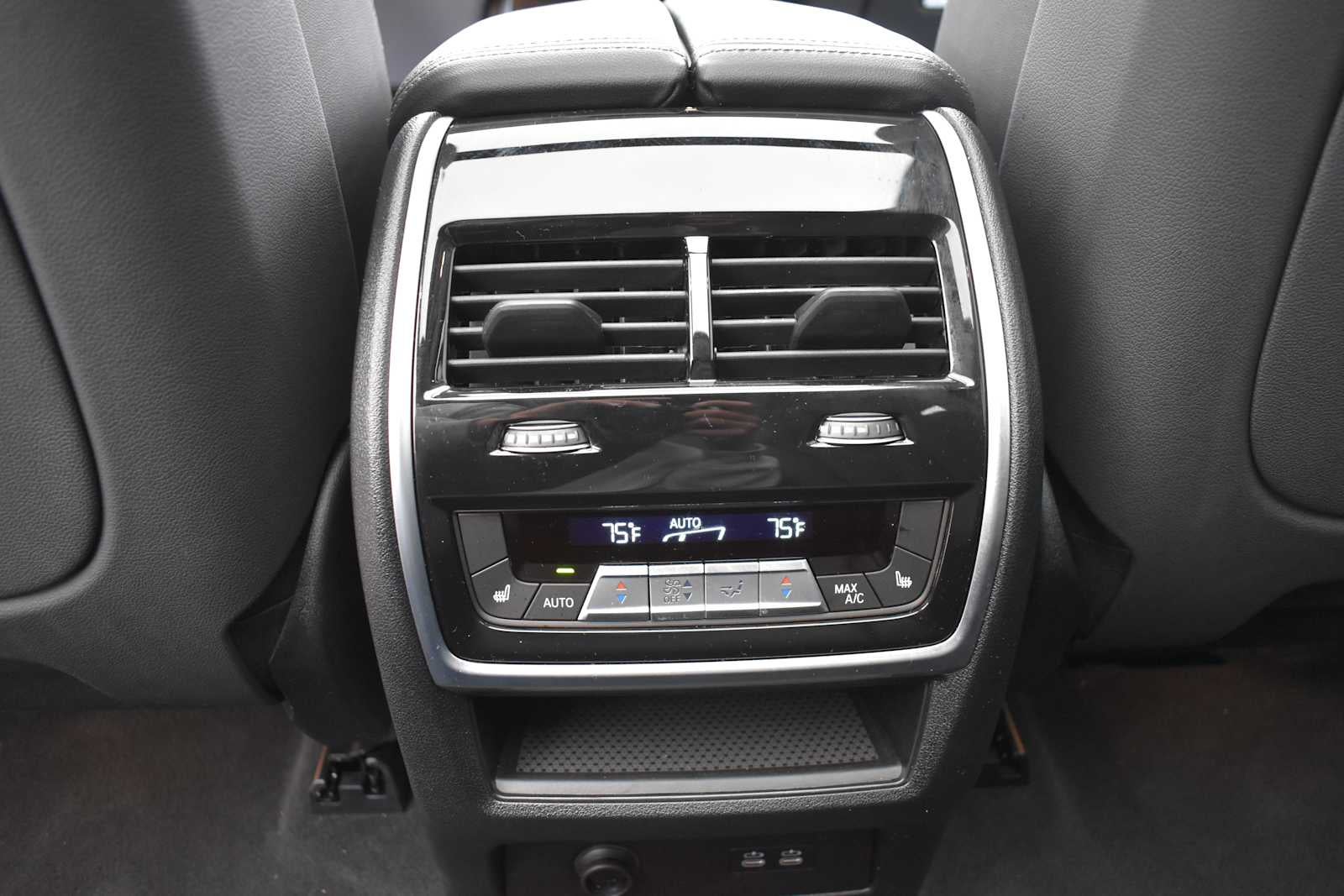 2026 BMW X7 xDrive40i Sports Activity Vehicle