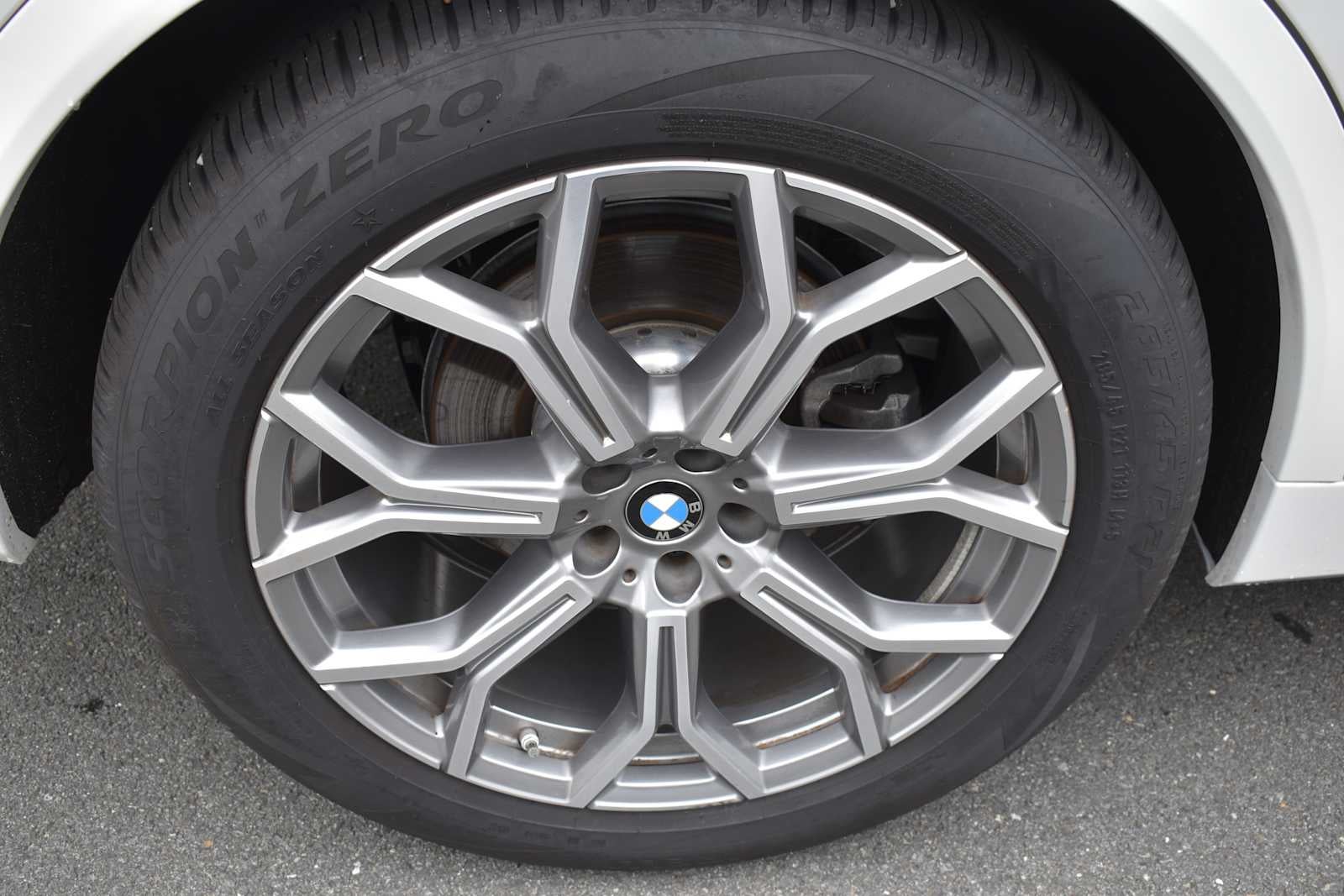 2024 BMW X7 xDrive40i Sports Activity Vehicle