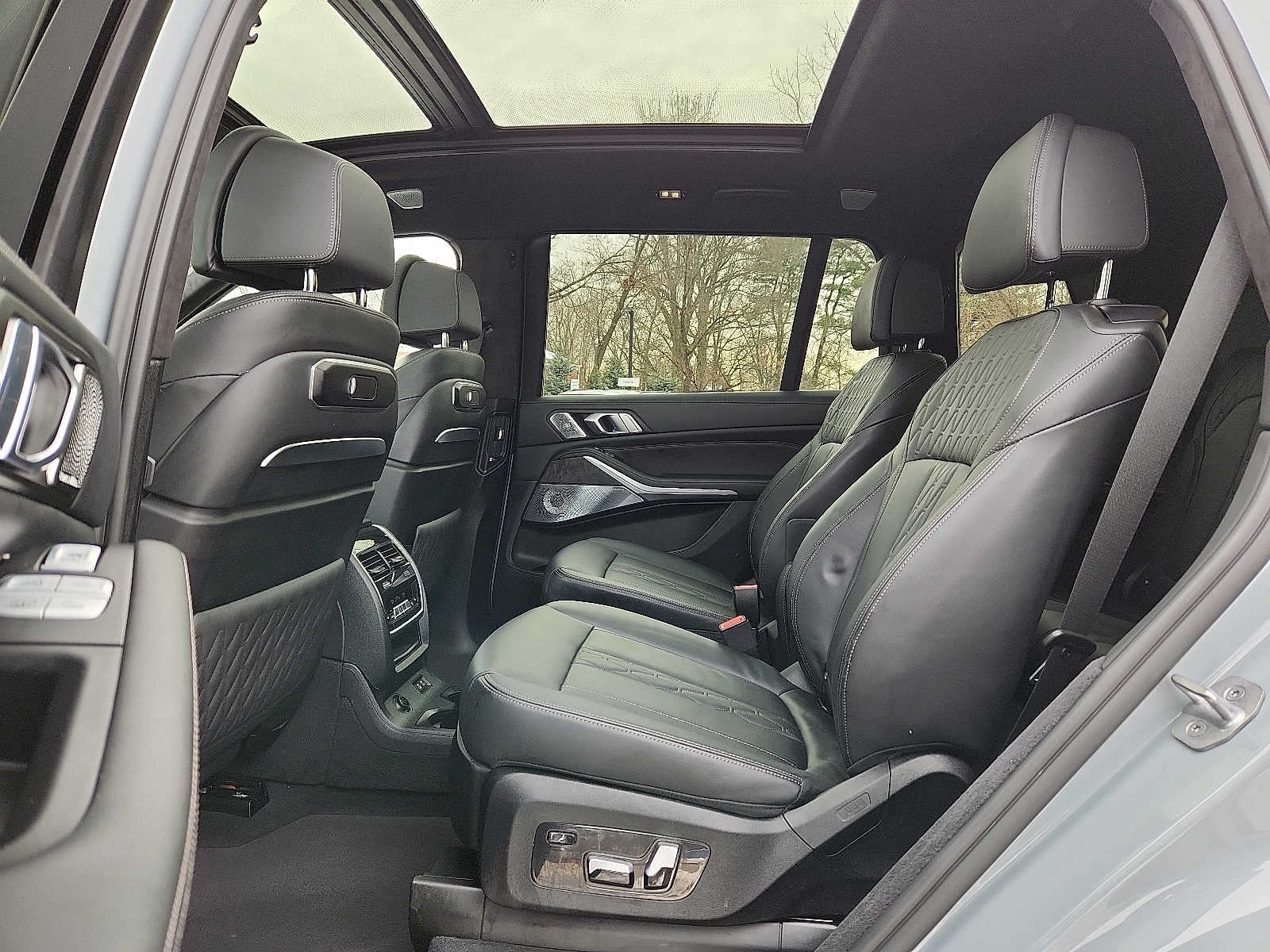 2023 BMW X7 xDrive40i Sports Activity Vehicle