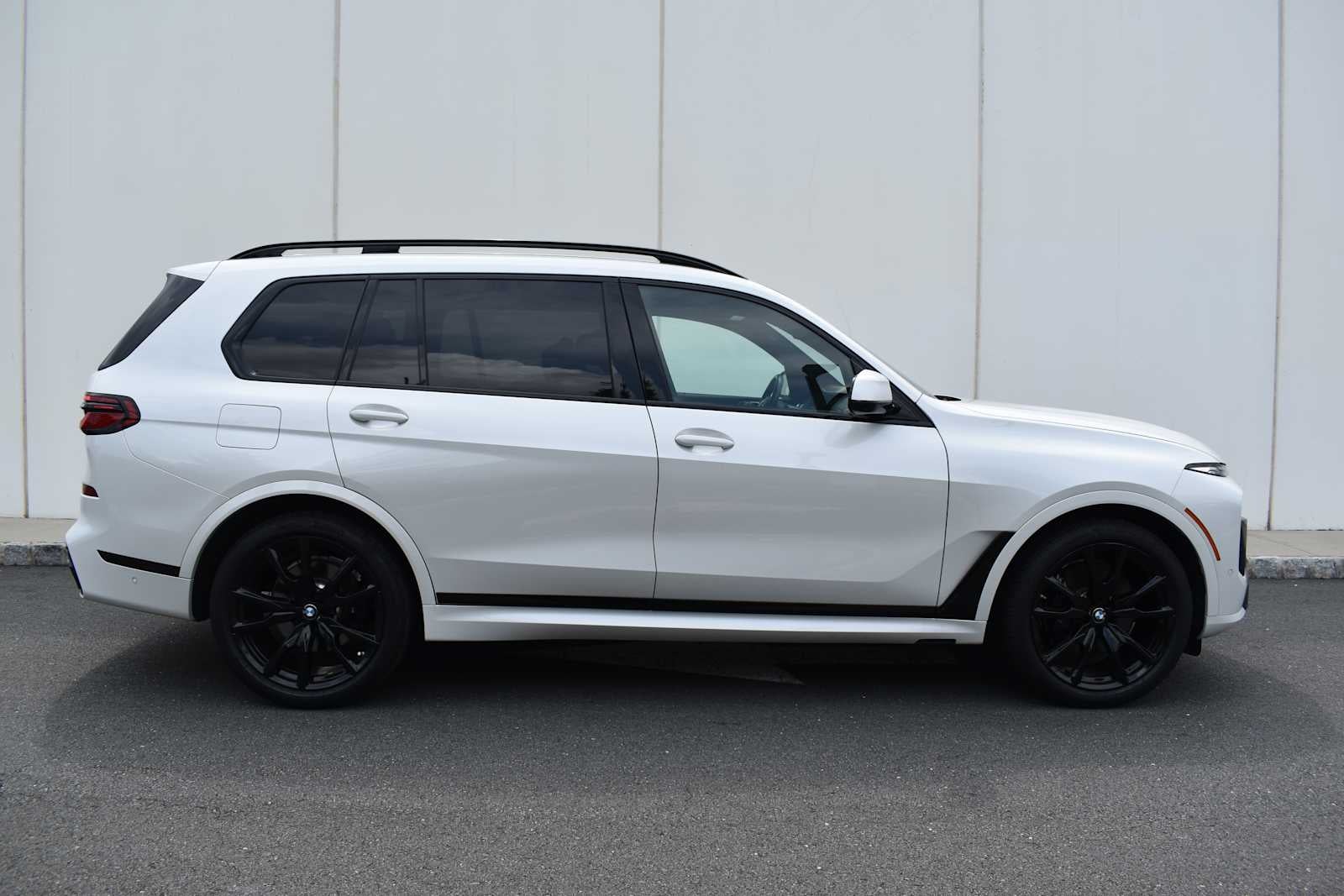 2024 BMW X7 xDrive40i Sports Activity Vehicle