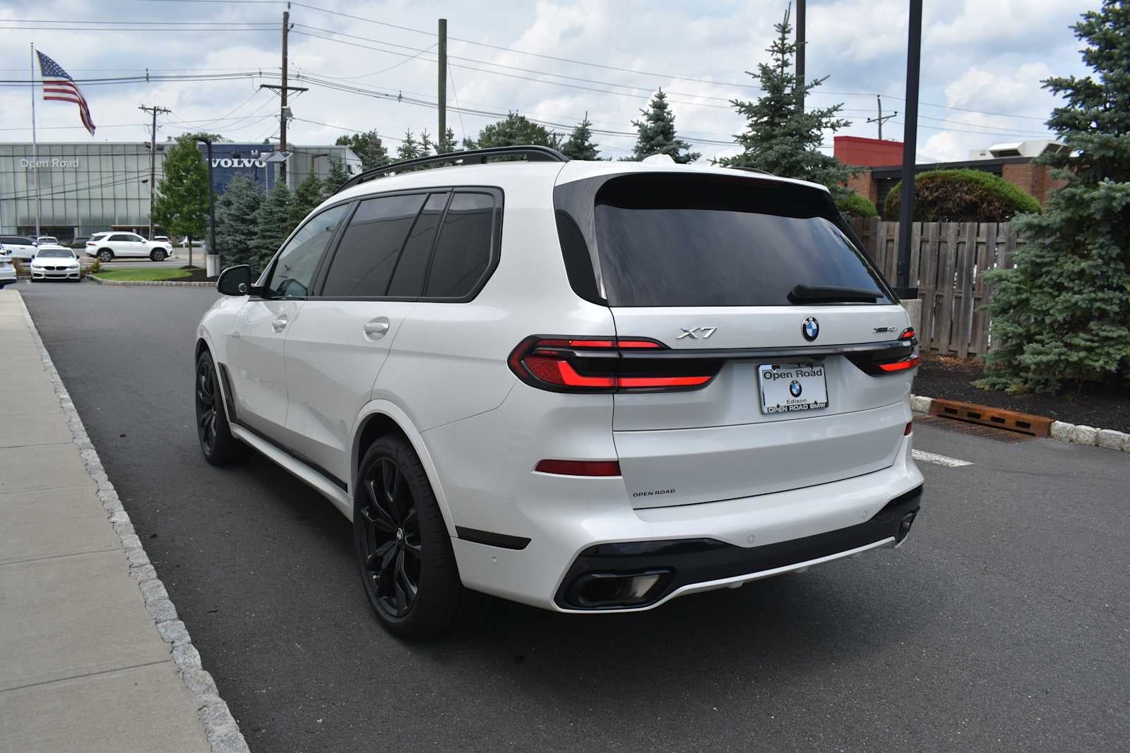 2024 BMW X7 xDrive40i Sports Activity Vehicle