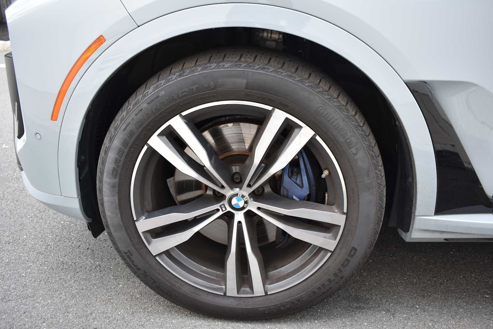 2024 BMW X7 xDrive40i Sports Activity Vehicle