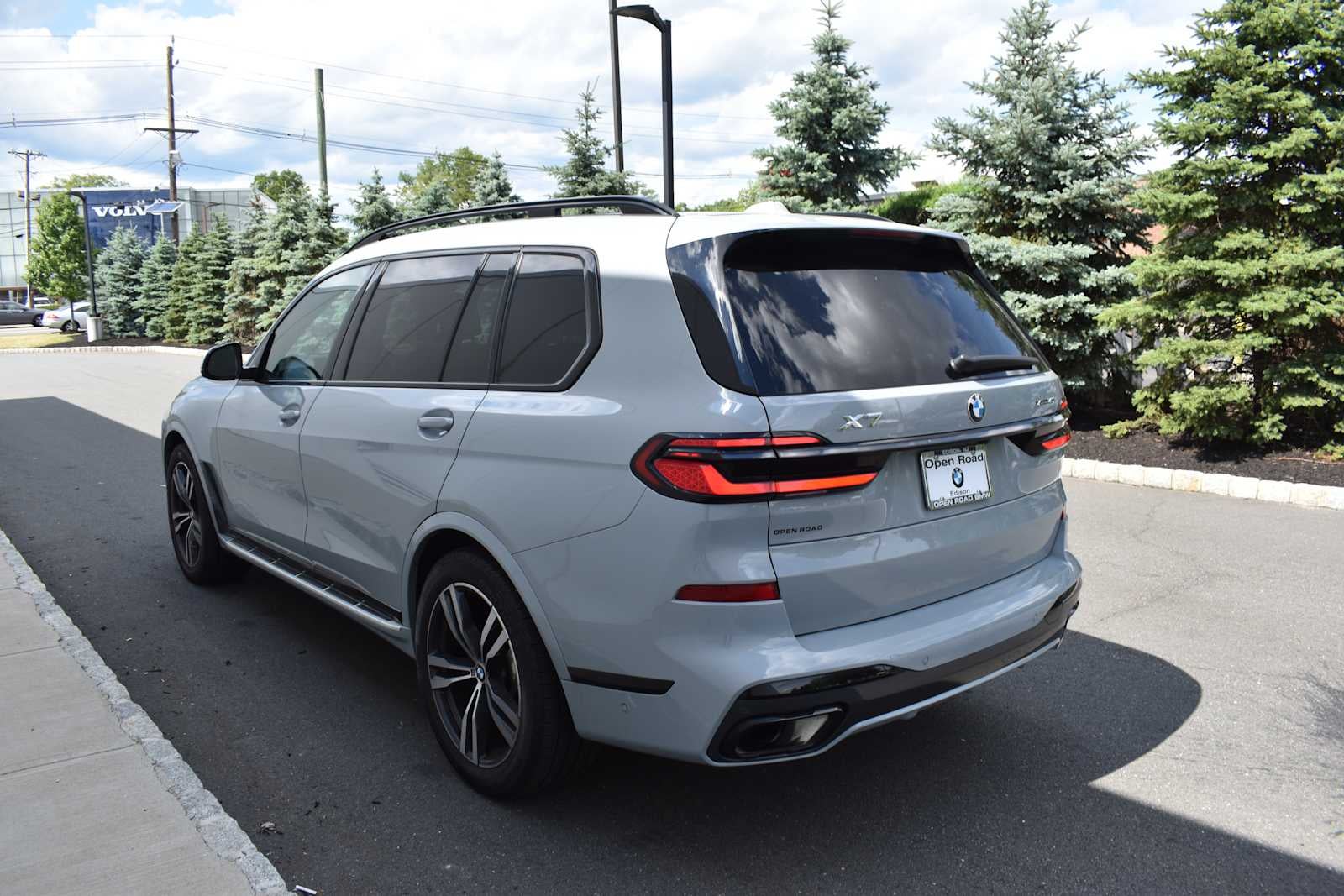 2024 BMW X7 xDrive40i Sports Activity Vehicle