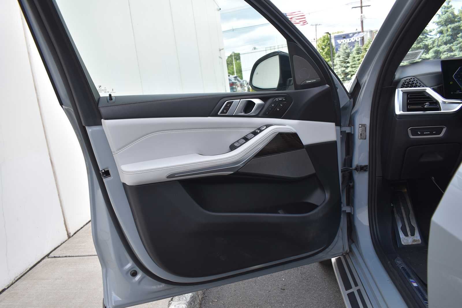 2024 BMW X7 xDrive40i Sports Activity Vehicle