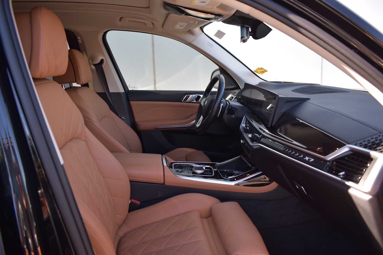 2025 BMW X7 xDrive40i Sports Activity Vehicle