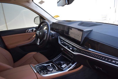 2025 BMW X7 xDrive40i Sports Activity Vehicle