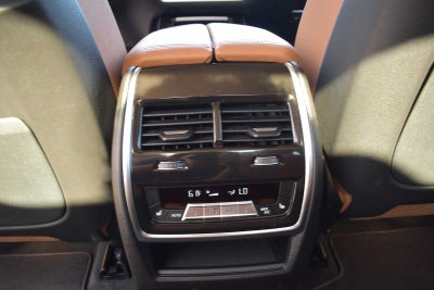2025 BMW X7 xDrive40i Sports Activity Vehicle