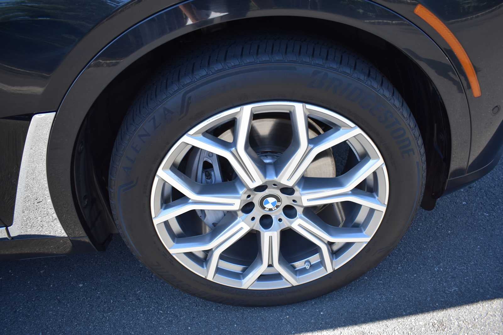 2025 BMW X7 xDrive40i Sports Activity Vehicle