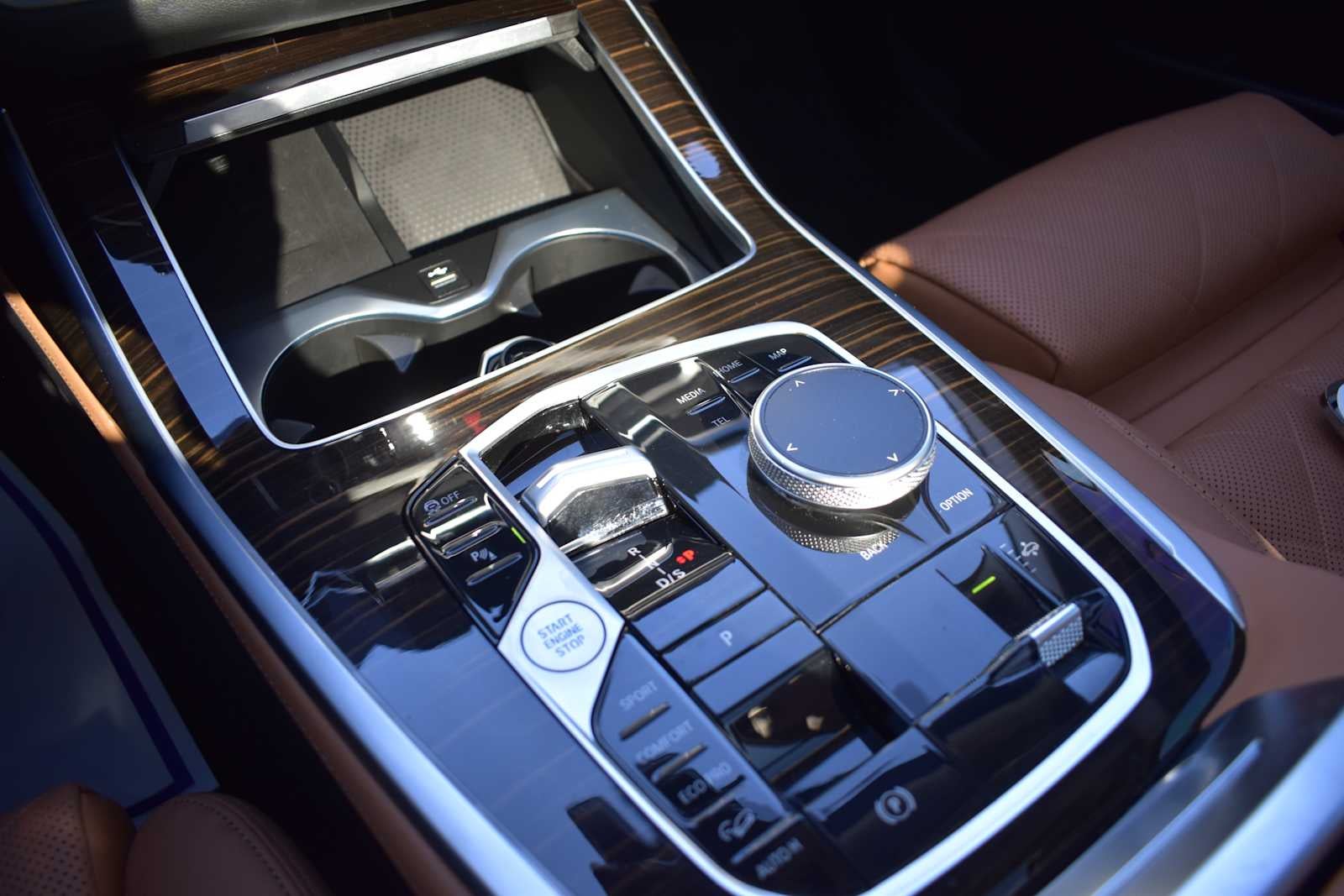 2025 BMW X7 xDrive40i Sports Activity Vehicle