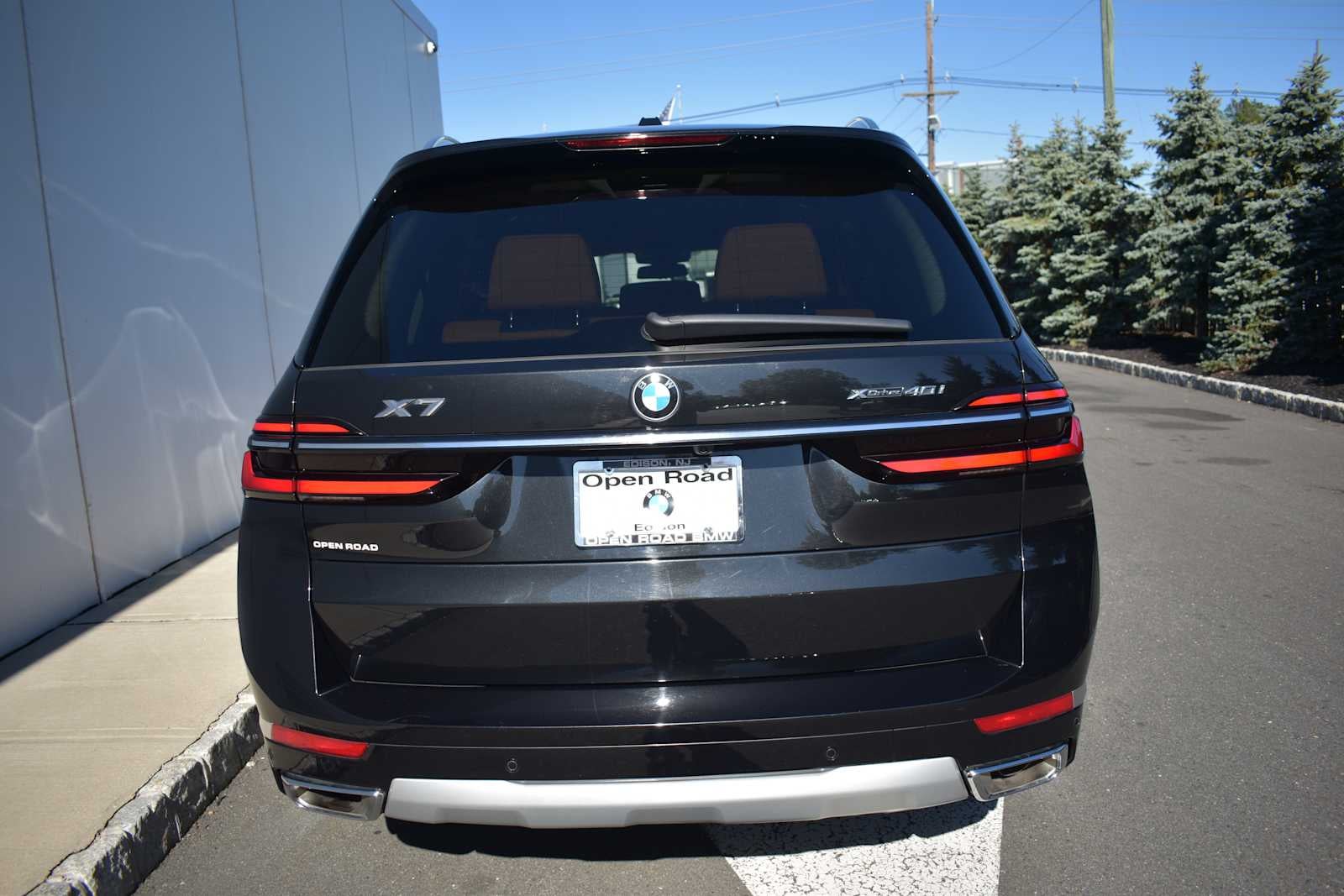 2025 BMW X7 xDrive40i Sports Activity Vehicle
