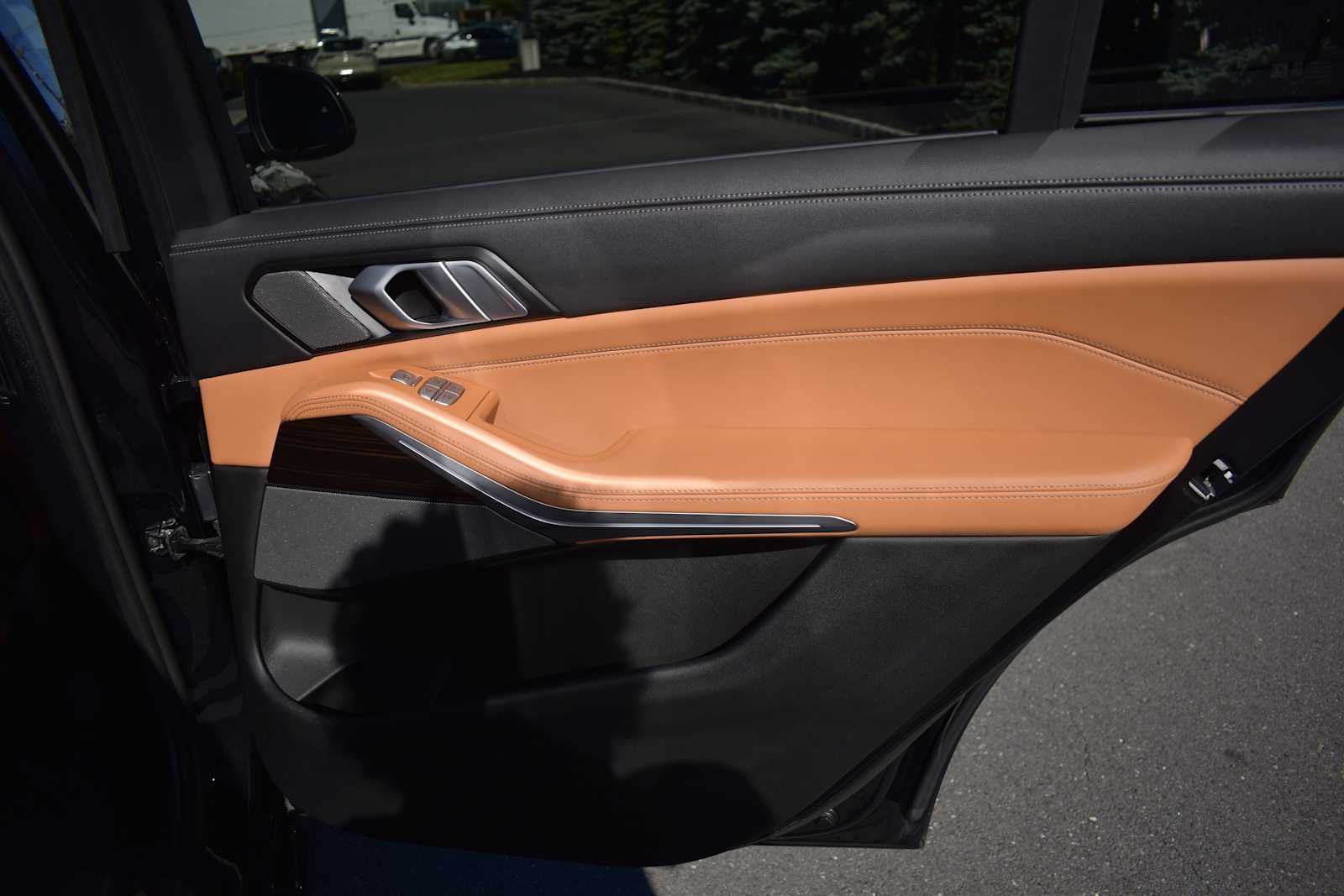 2025 BMW X7 xDrive40i Sports Activity Vehicle