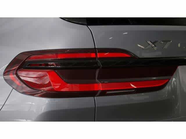 2026 BMW X7 xDrive40i Sports Activity Vehicle