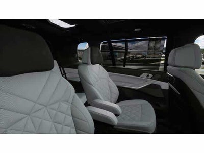2026 BMW X7 xDrive40i Sports Activity Vehicle