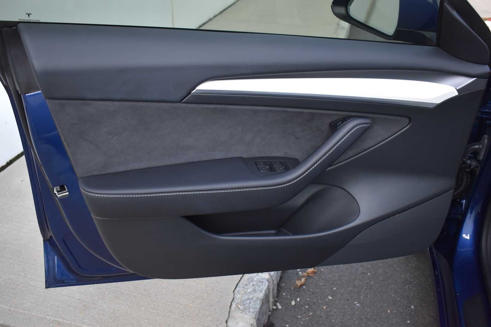 2023 Tesla Model 3 RWD