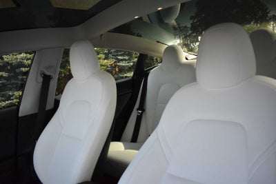 2023 Tesla Model 3 RWD