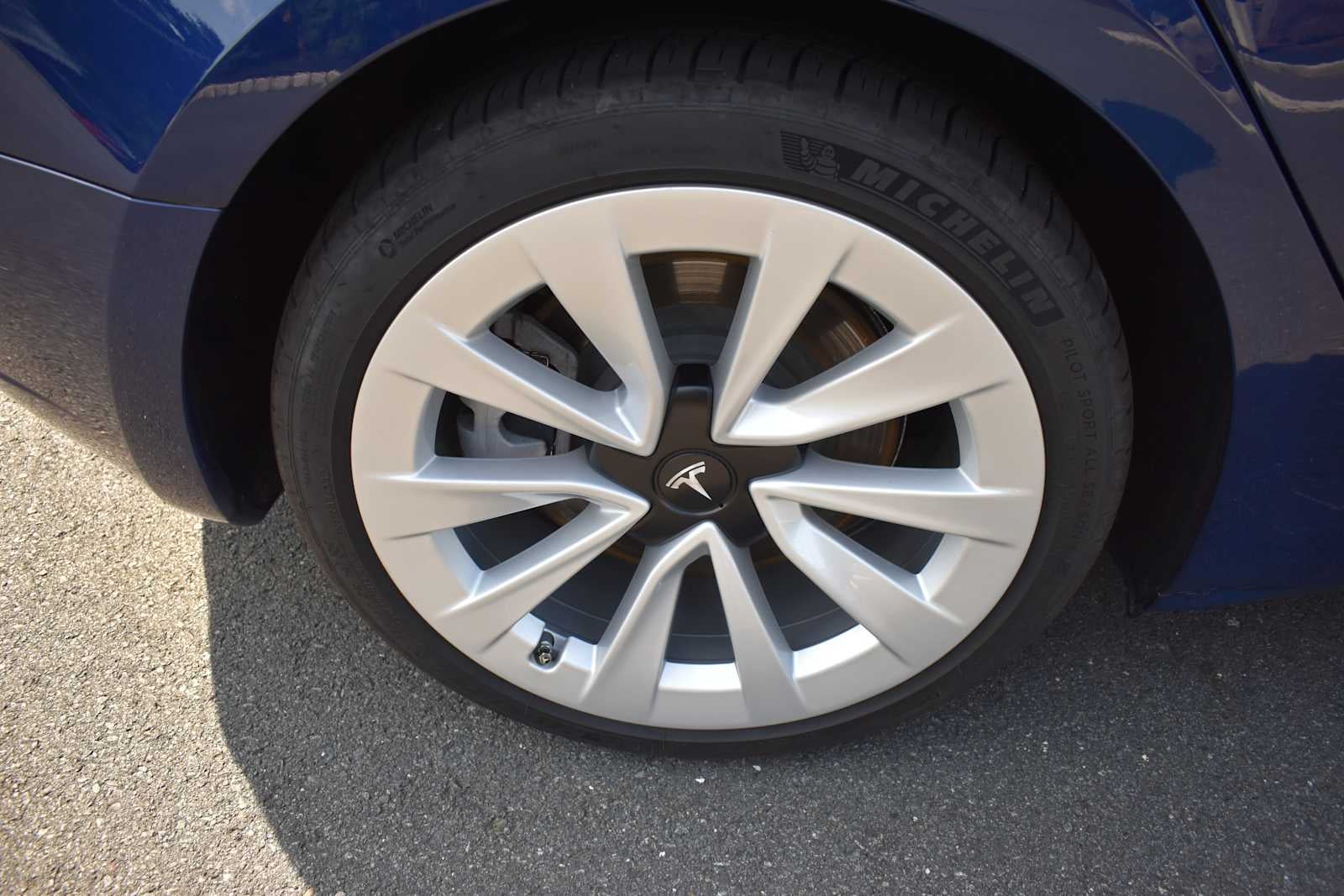 2023 Tesla Model 3 RWD