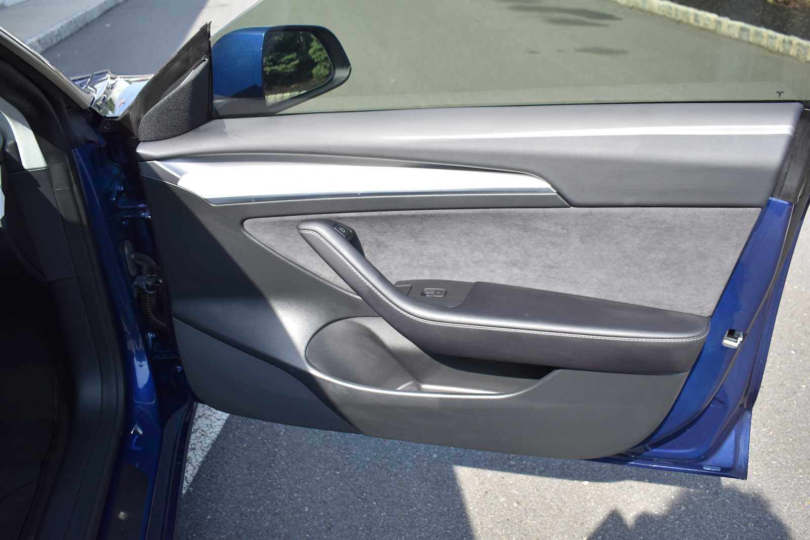 2023 Tesla Model 3 RWD