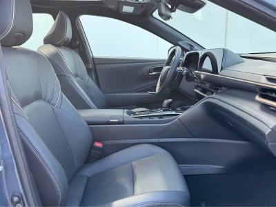 2025 Toyota Crown Signia Limited AWD