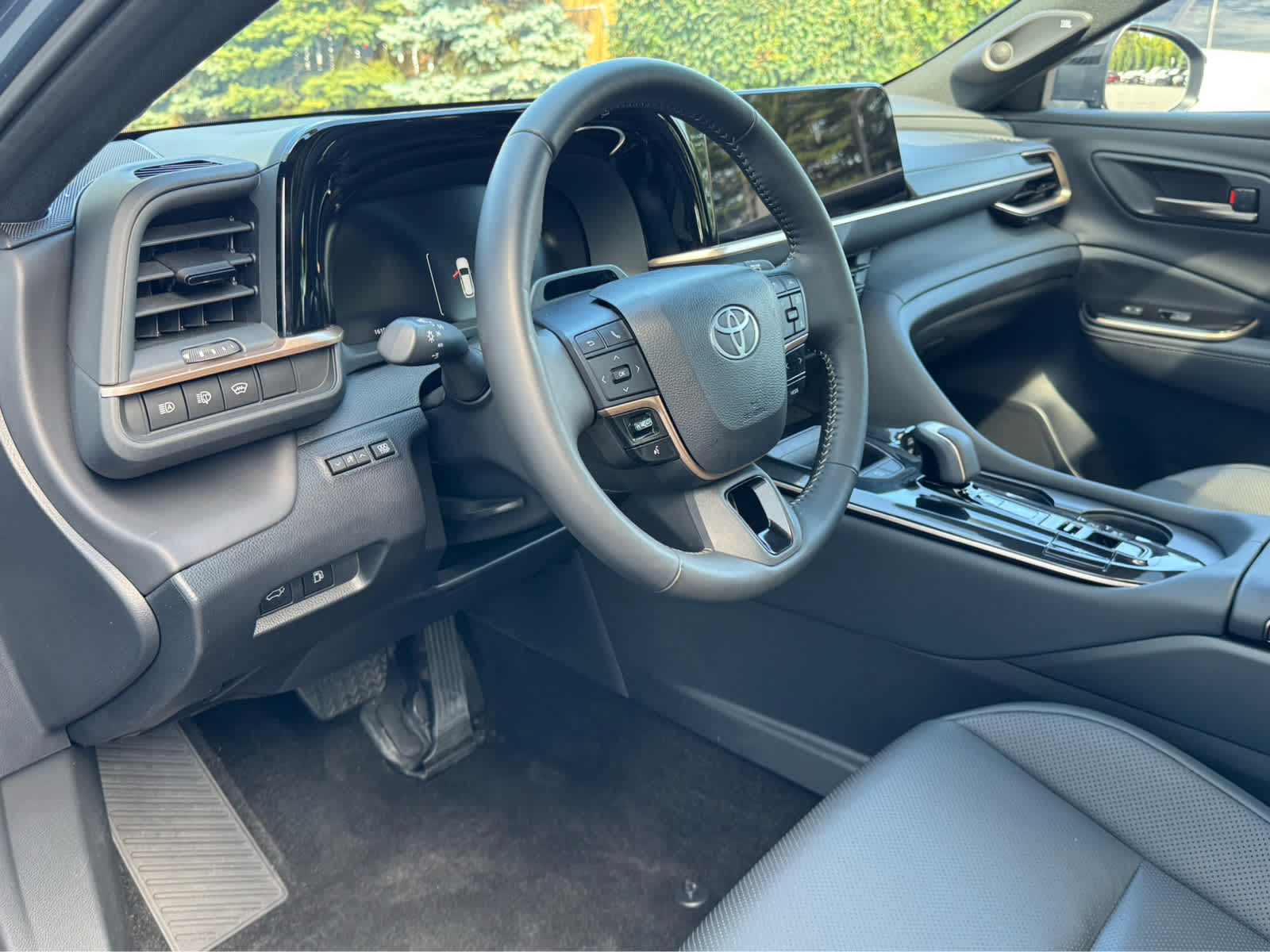 2025 Toyota Crown Signia Limited AWD