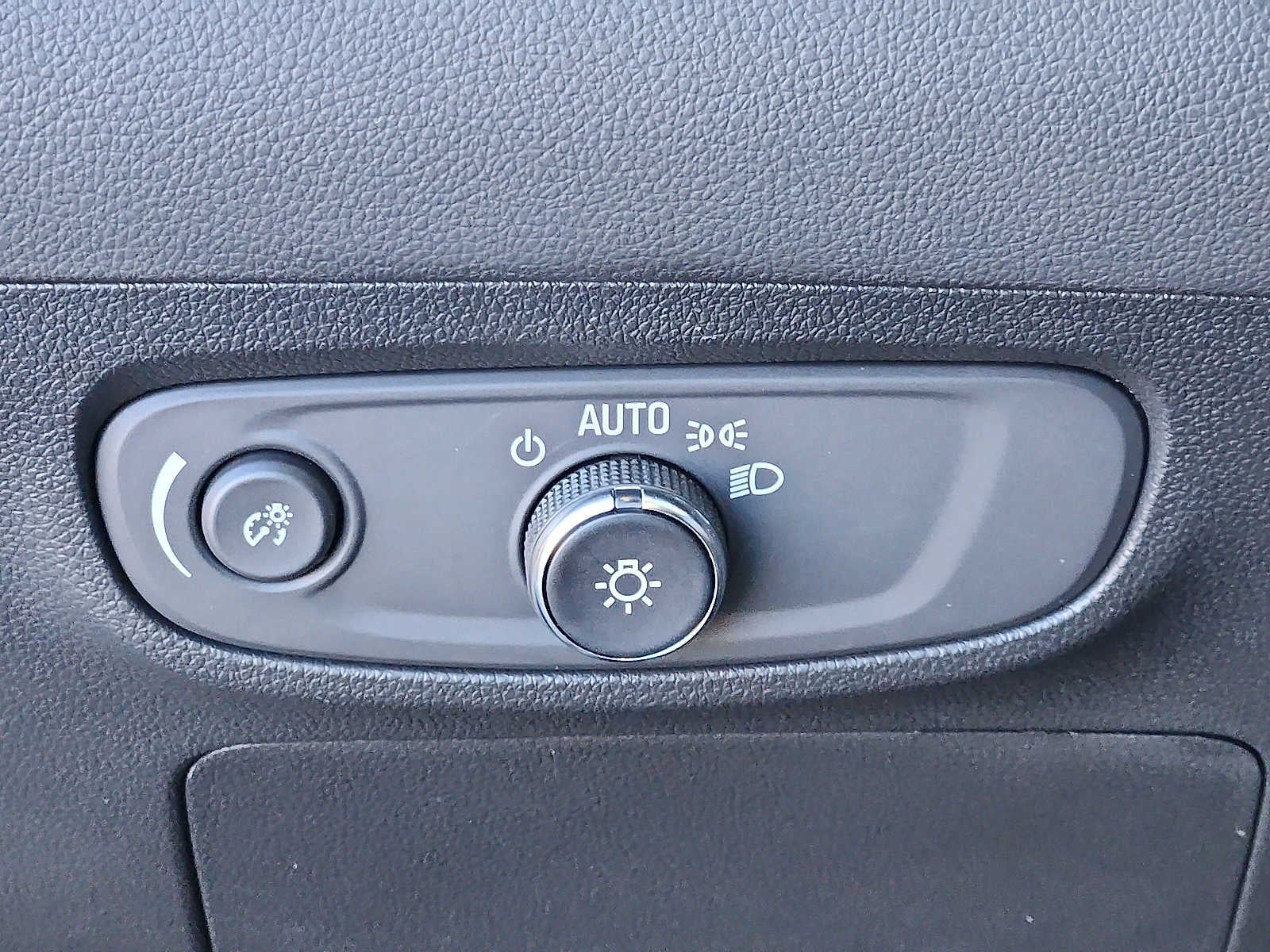 2024 Buick Encore GX FWD 4dr Sport Touring