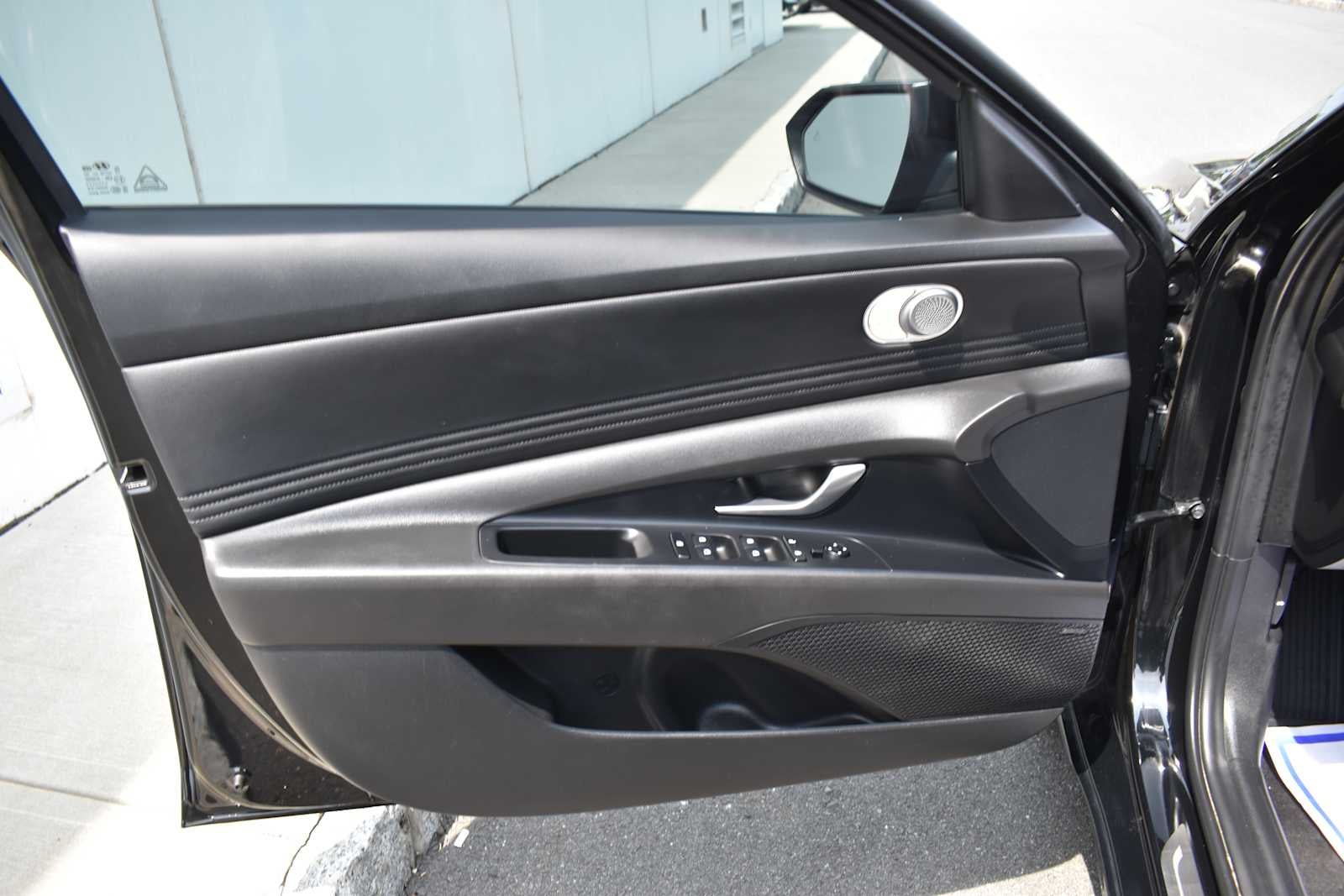 2024 Hyundai Elantra Hybrid Limited DCT