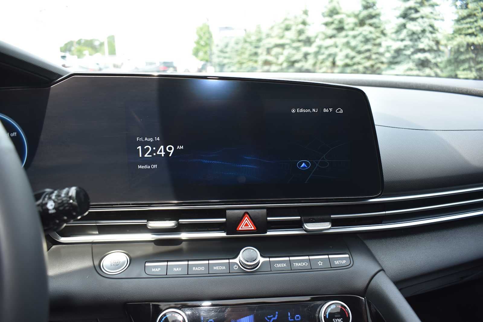 2024 Hyundai Elantra Hybrid Limited DCT
