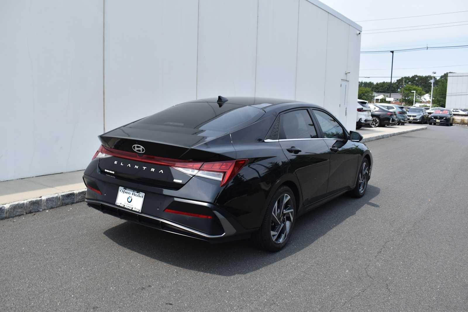 2024 Hyundai Elantra Hybrid Limited DCT