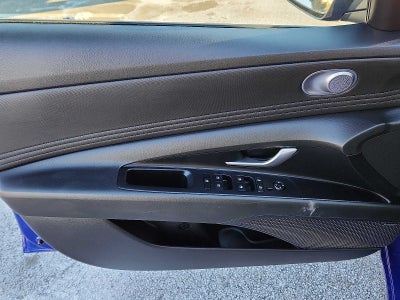 2023 Hyundai Elantra Limited IVT