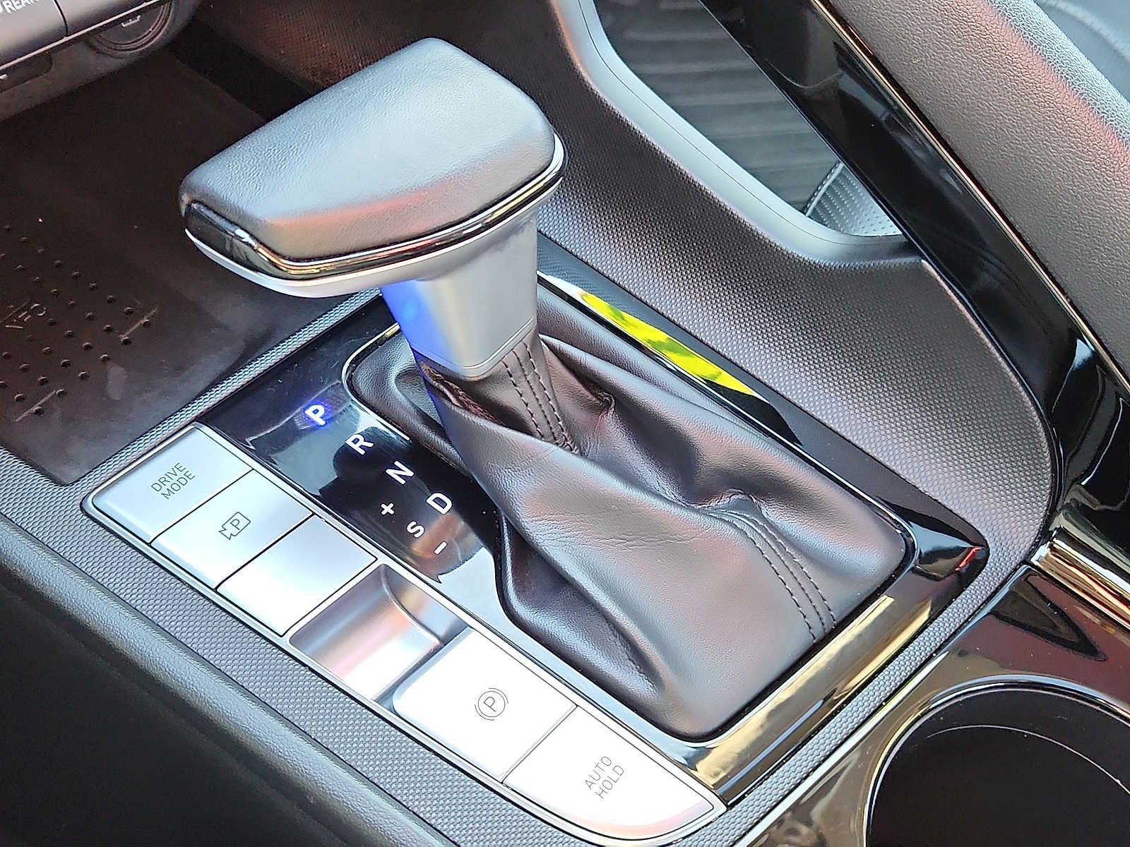 2023 Hyundai Elantra Limited IVT