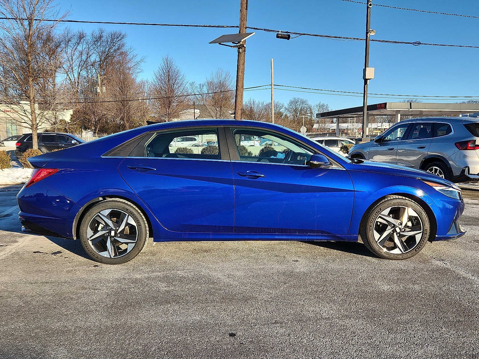 2023 Hyundai Elantra Limited IVT