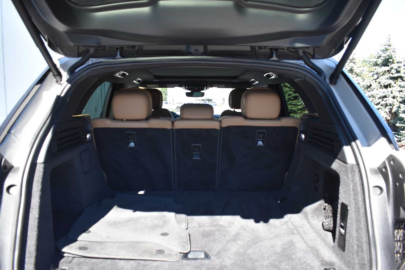 2024 Land Rover Range Rover Sport P360 SE