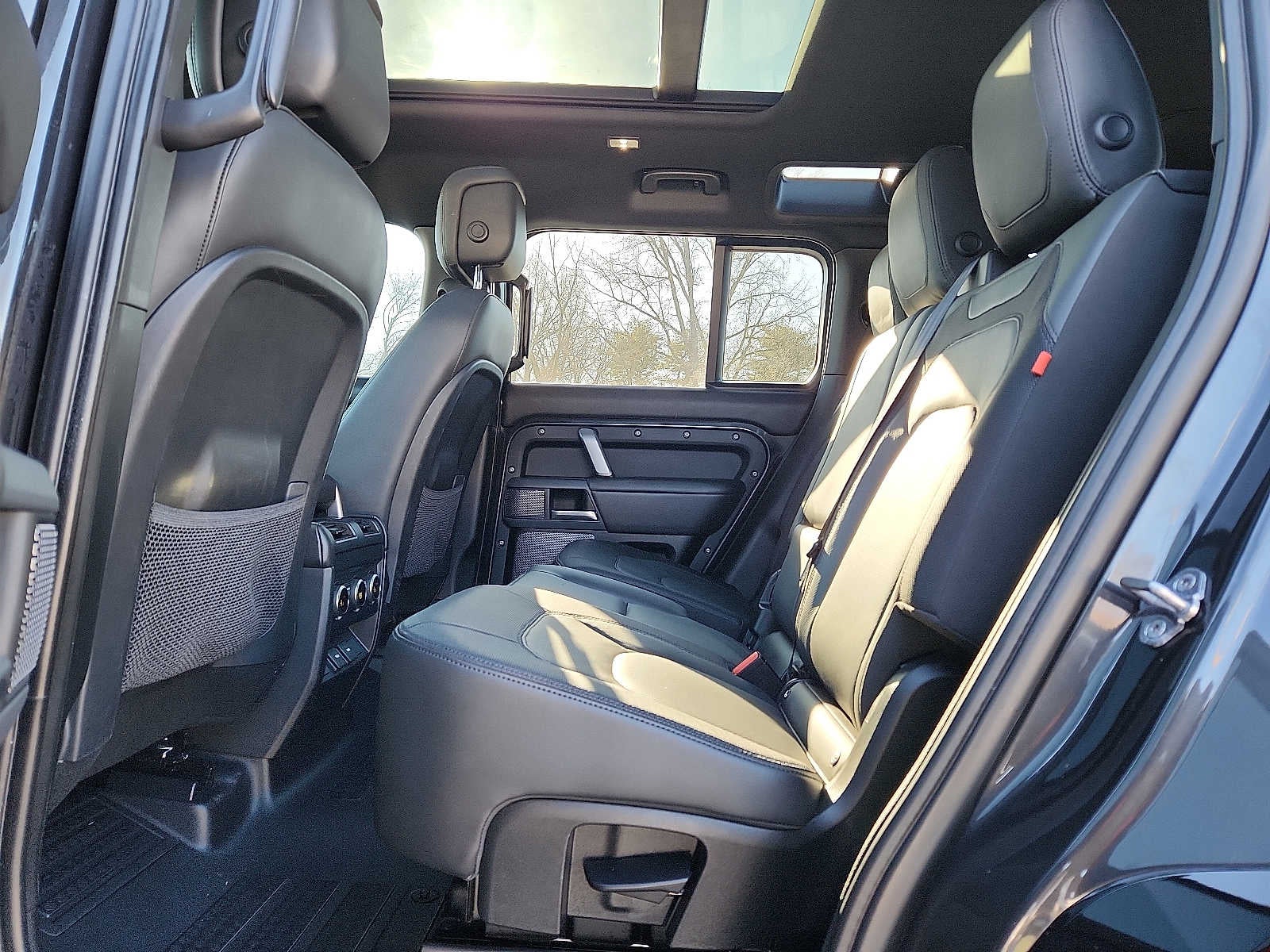 2023 Land Rover Defender 110 X-Dynamic SE AWD